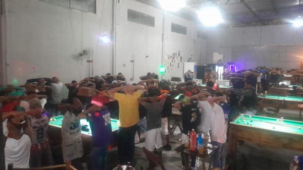 Sorriso: PM realiza "batida" em bar de sinuca durante Opera&ccedil;&atilde;o