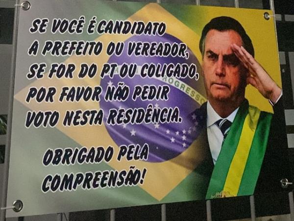 Morador de Sorriso deixa placa com aviso para candidatos "petistas" na frente de casa; favor n&atilde;o pedir voto aqui 