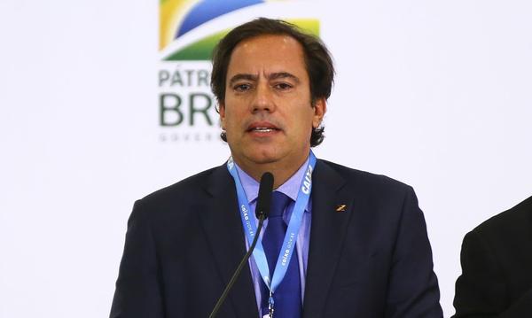 Presidente da Caixa entrega carta de demissão a Bolsonaro, mas nega acusações de assédio sexual