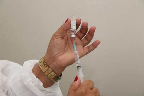 Sorriso continua disponibilizando doses de vacina contra a gripe em todos os PSFs