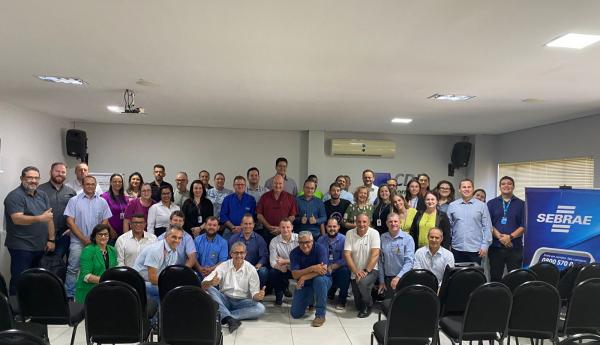 Nova Ubiratã: Prefeito e Secretários municipais participam do 1º Seminário AGELIDER/CIDESA de Cadeias Produtivas e Agroindústria Familiar