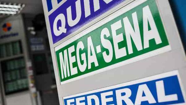 A Mega-Sena, que está acumulada pela 5ª vez consecutiva, sorteia nesta quarta-feira (12) o prêmio de R$ 80 milhões.