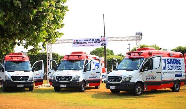 Prefeitura de Sorriso entrega três ambulâncias de grande porte a secretaria de saúde