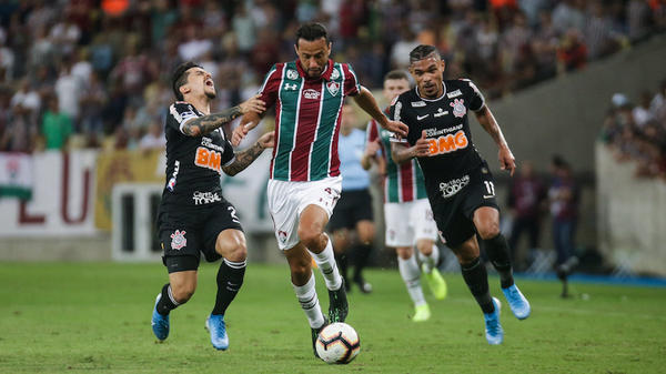 Corinthians elimina Fluminense com empate e avança à semifinal da Sul-Americana