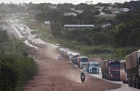 Caminhoneiros de Mato Grosso também são impedidos de trafegar na 163 no Pará interditada por garimpeiros